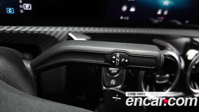 Mercedes-Benz A-Class 2020 — photo 9