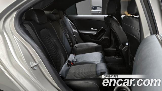Mercedes-Benz A-Class 2020 — photo 12
