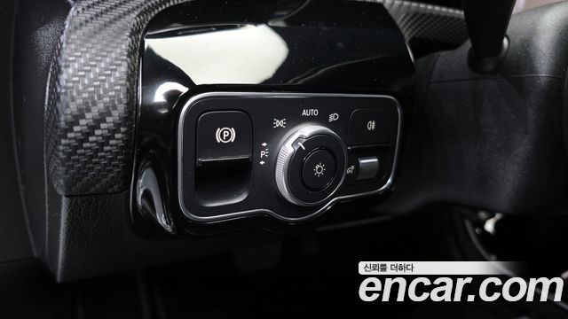 Mercedes-Benz A-Class 2020 — photo 16