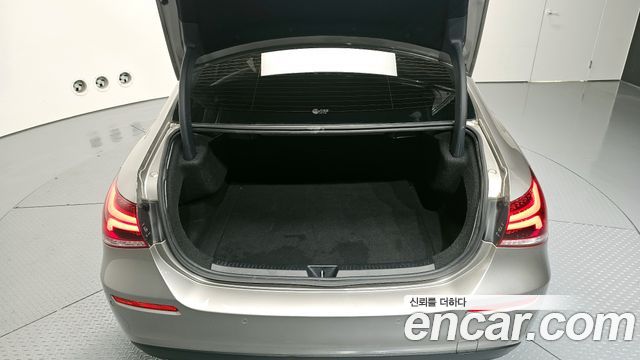 Mercedes-Benz A-Class 2020 — photo 20