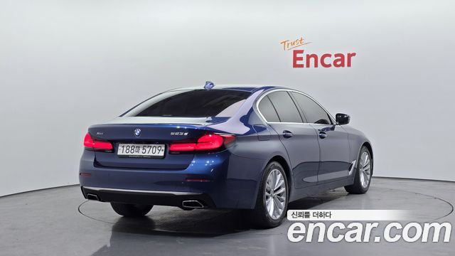 BMW 5-Series 2021 — photo 2
