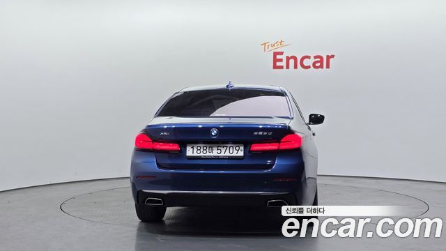 BMW 5-Series 2021 — photo 4