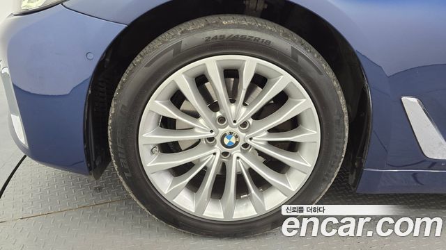 BMW 5-Series 2021 — photo 5