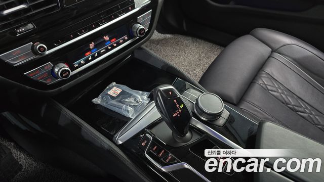 BMW 5-Series 2021 — photo 9