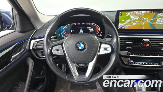 BMW 5-Series 2021 — photo 13