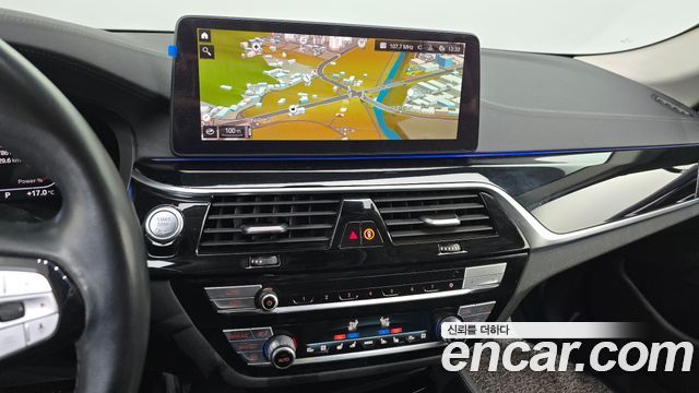 BMW 5-Series 2021 — photo 14