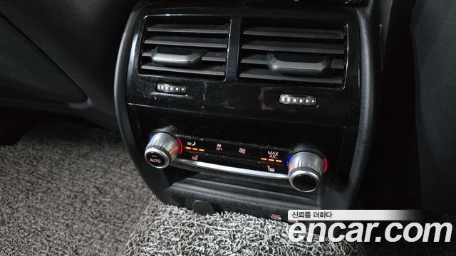 BMW 5-Series 2021 — photo 19
