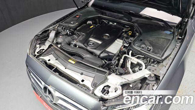 Mercedes-Benz E-Class 2017 — photo 6