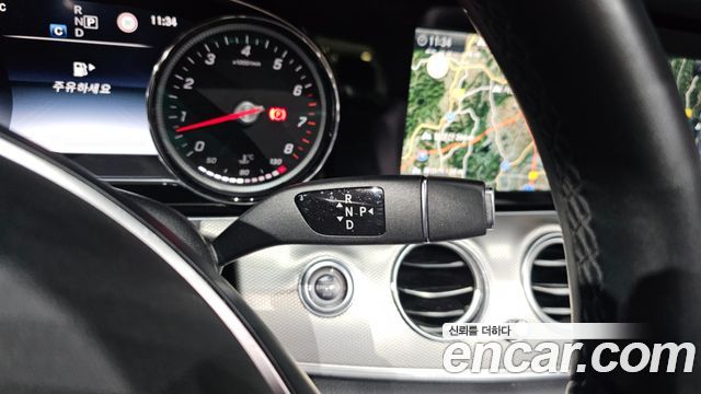 Mercedes-Benz E-Class 2017 — photo 9