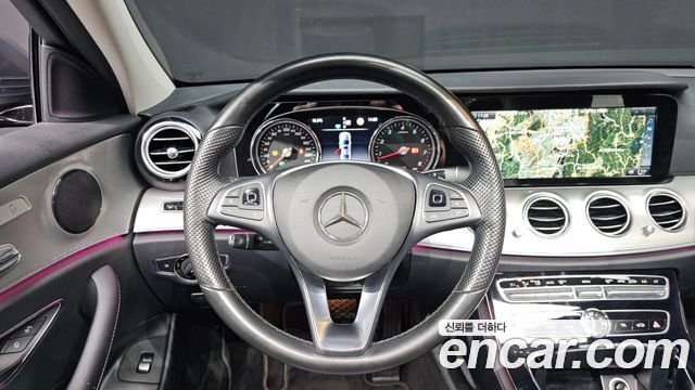 Mercedes-Benz E-Class 2017 — photo 14