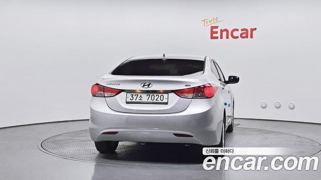 Hyundai AVANTE 2013 — photo 4