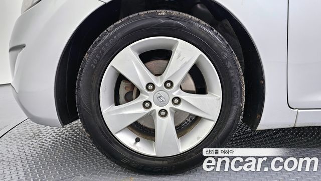 Hyundai AVANTE 2013 — photo 5