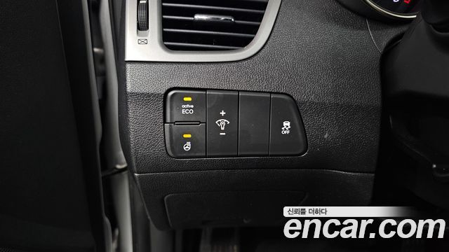 Hyundai AVANTE 2013 — photo 14