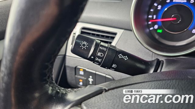 Hyundai AVANTE 2013 — photo 15
