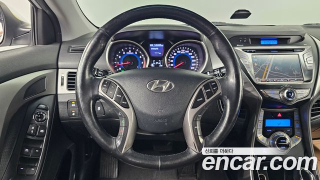 Hyundai AVANTE 2013 — photo 16