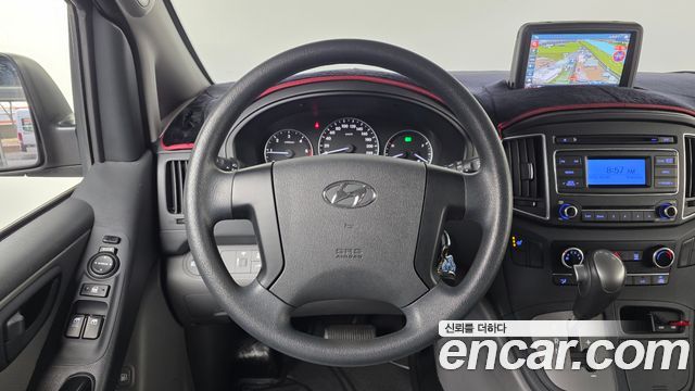 Hyundai Starex 2018 — photo 13