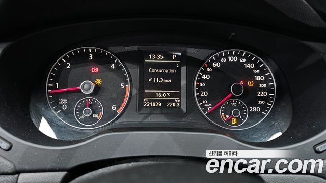 Volkswagen Jetta 2012 — photo 8