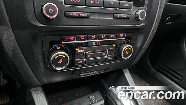 Volkswagen Jetta 2012 — photo 15