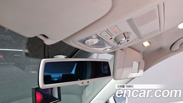 Volkswagen Jetta 2012 — photo 18