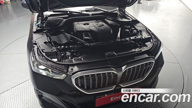 BMW 5-Series 2025 — photo 6
