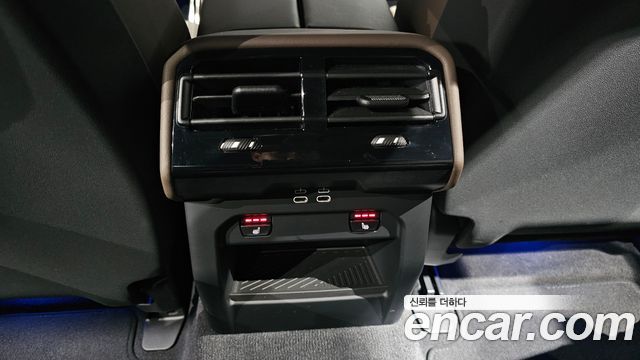 BMW 5-Series 2025 — photo 18