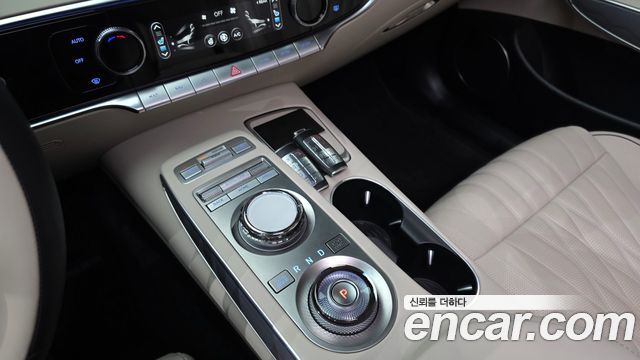 Genesis GV70 2023 — photo 9