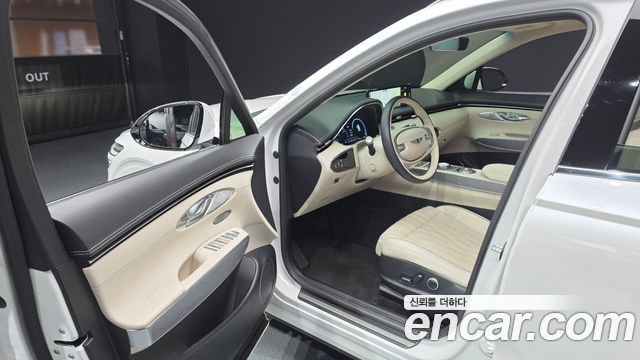 Genesis GV70 2023 — photo 11