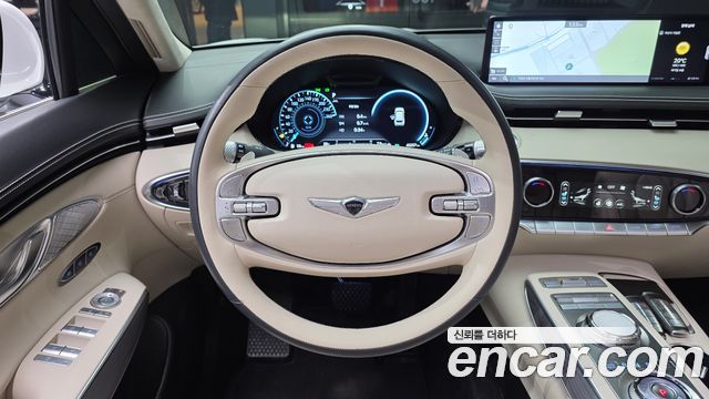 Genesis GV70 2023 — photo 13