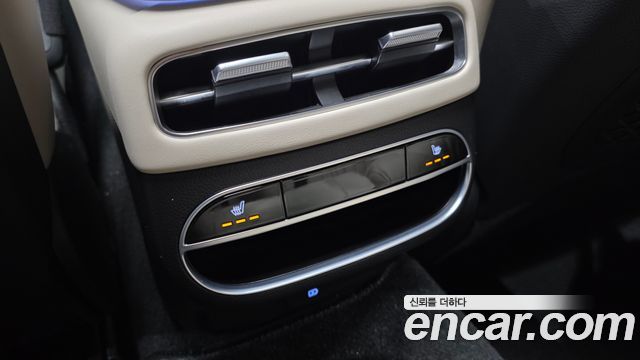 Genesis GV70 2023 — photo 18