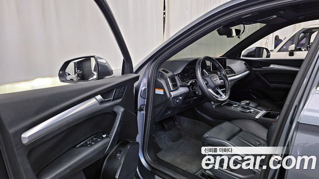 Audi Q5 2020 — photo 10