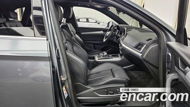 Audi Q5 2020 — photo 11