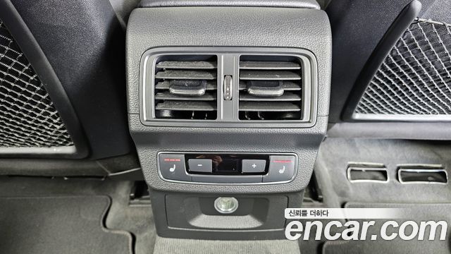 Audi Q5 2020 — photo 18