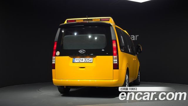 Hyundai Staria 2024 — photo 4