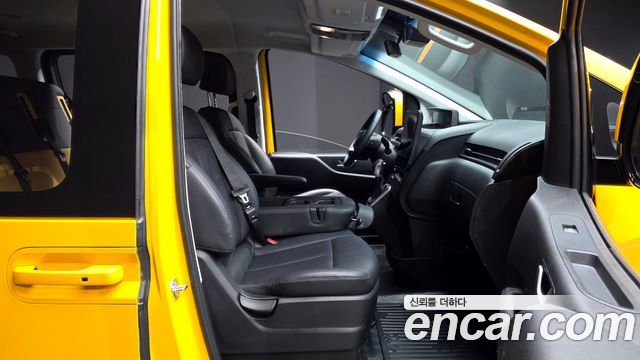 Hyundai Staria 2024 — photo 10