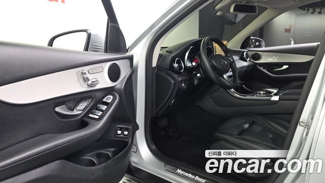 Mercedes-Benz GLC-Class 2019 — photo 10