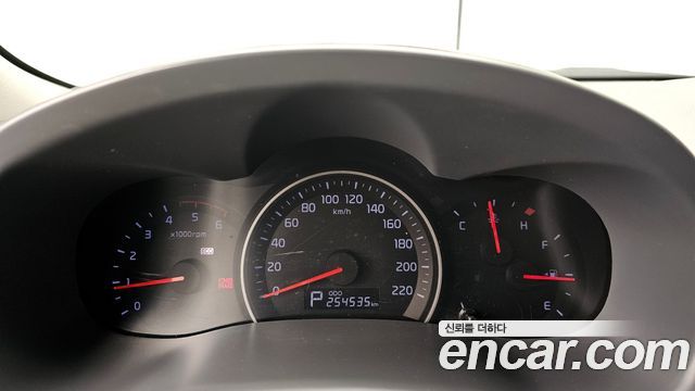 Kia Canival 2012 — photo 8