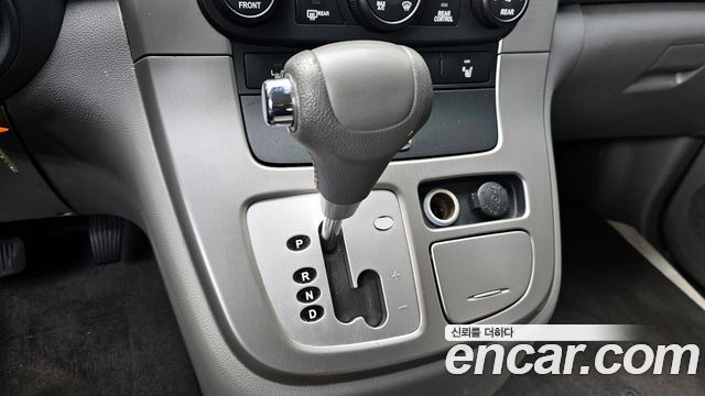 Kia Canival 2012 — photo 9