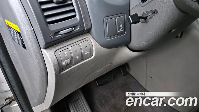 Kia Canival 2012 — photo 14