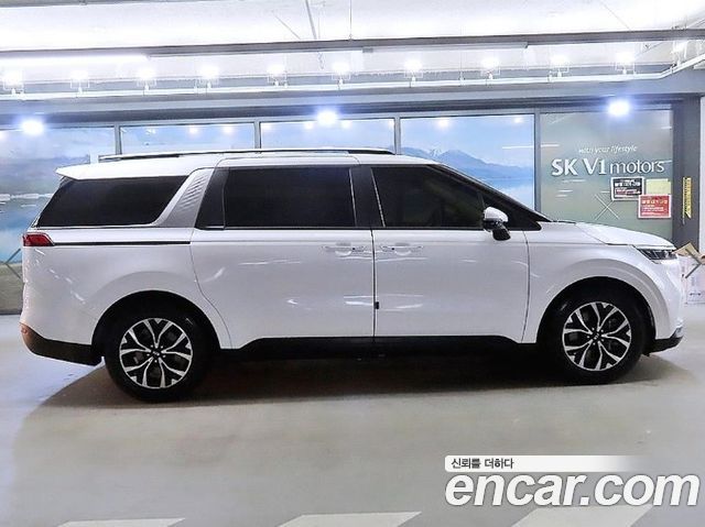 Kia Canival 2021 — photo 3