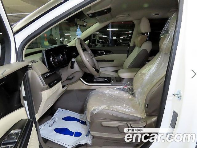 Kia Canival 2021 — photo 6
