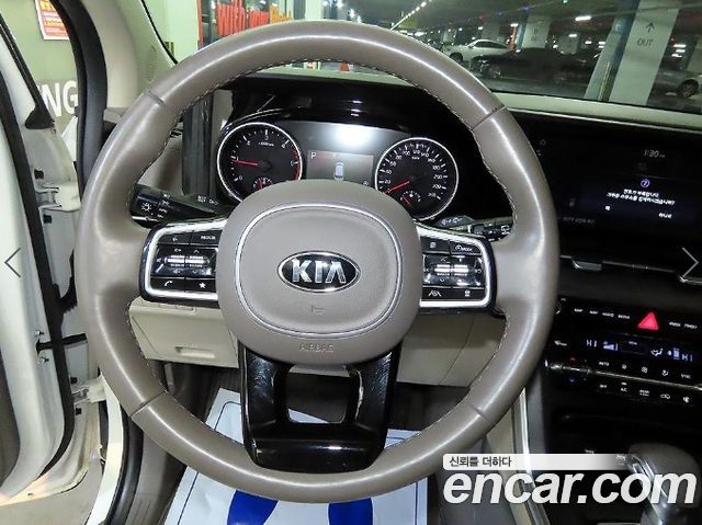 Kia Canival 2021 — photo 8