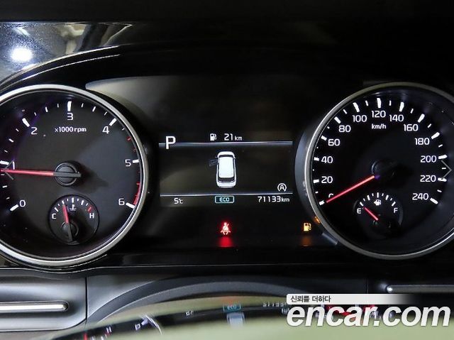 Kia Canival 2021 — photo 9
