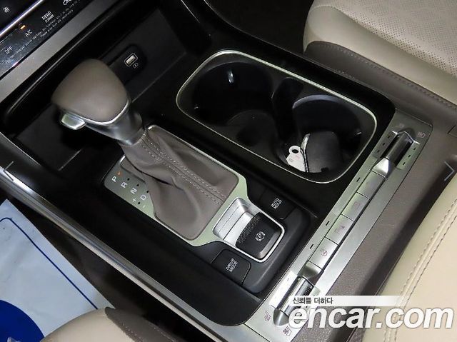 Kia Canival 2021 — photo 12