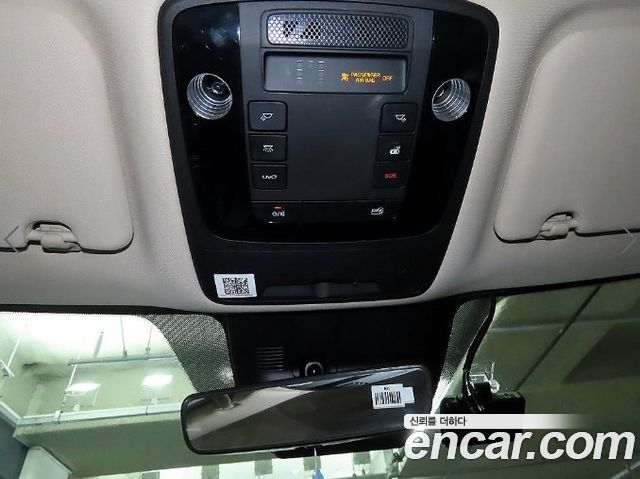 Kia Canival 2021 — photo 17