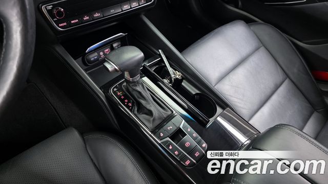 Kia K7 2017 — photo 9