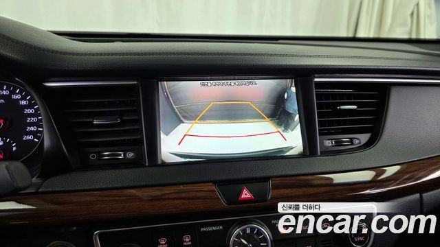 Kia K7 2017 — photo 15