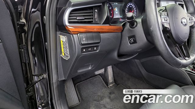 Kia K7 2017 — photo 18