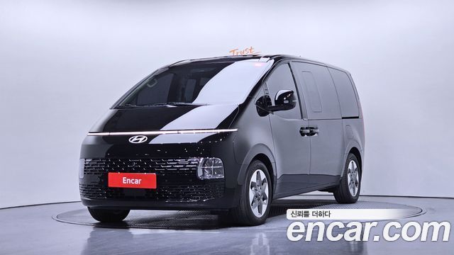 Hyundai Staria 2025 — photo 1