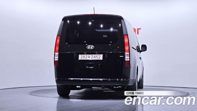 Hyundai Staria 2025 — photo 4