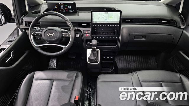 Hyundai Staria 2025 — photo 7
